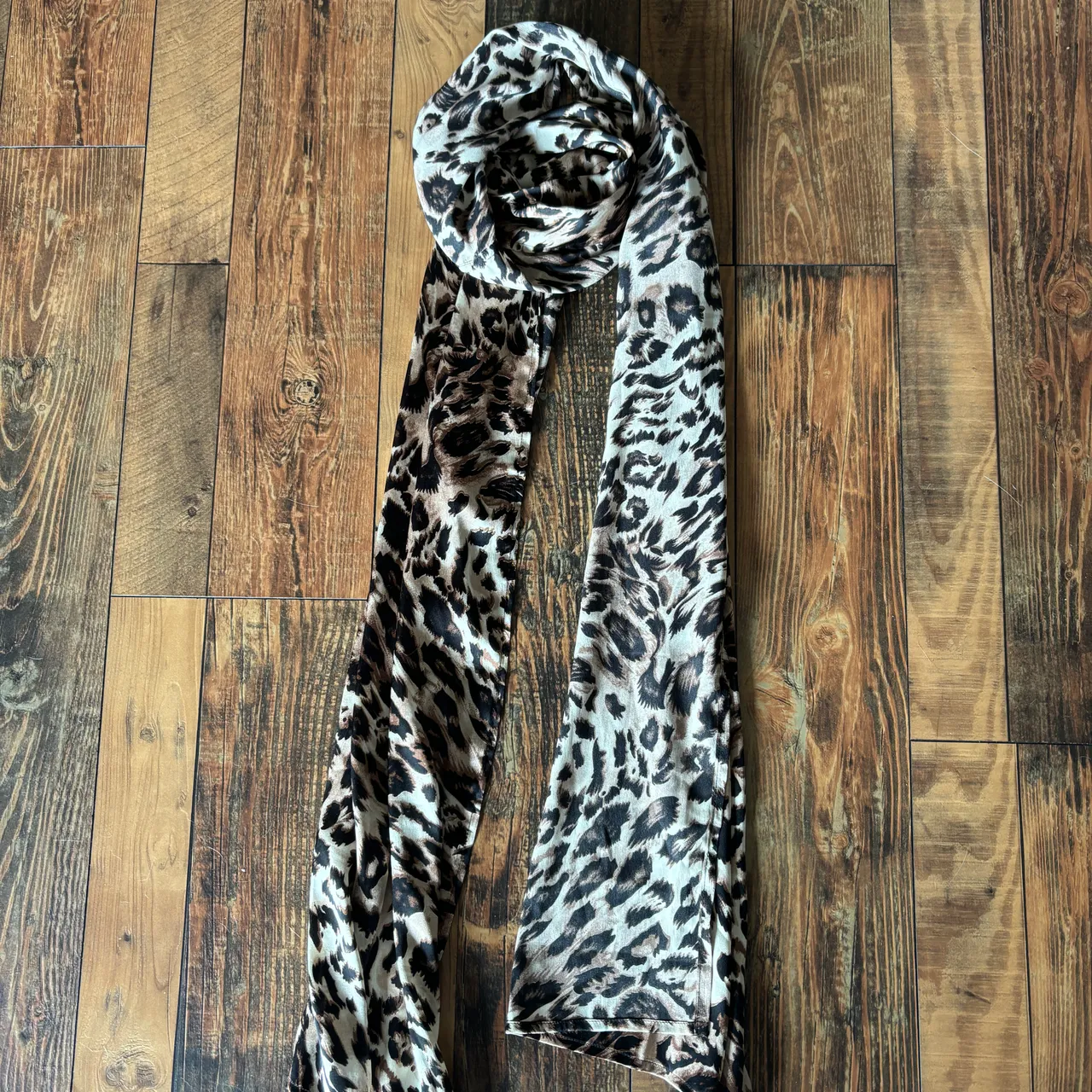 Satin leopard long scarf  photo 4