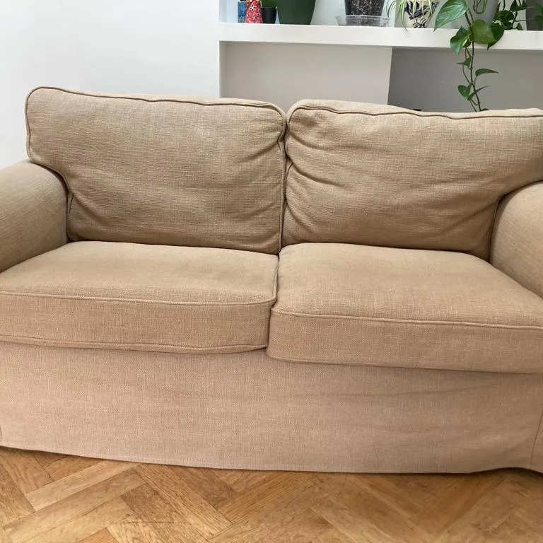 Beige Sofa In Great Condition photo 1